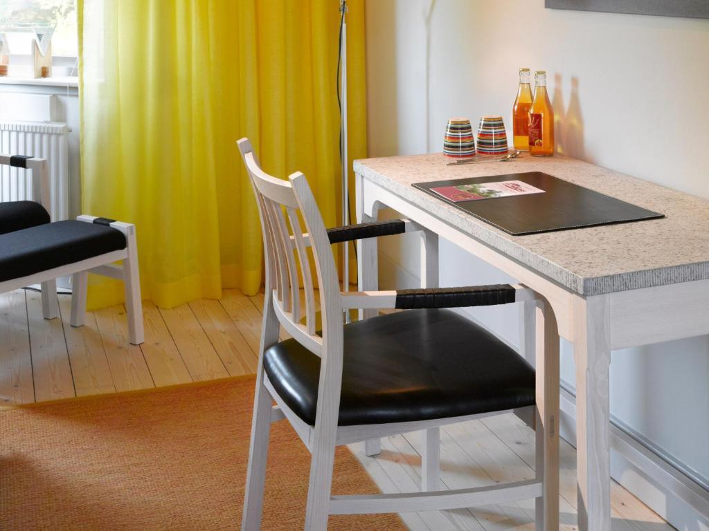 Ytterjaerna Hotell & Konferens Quarto foto